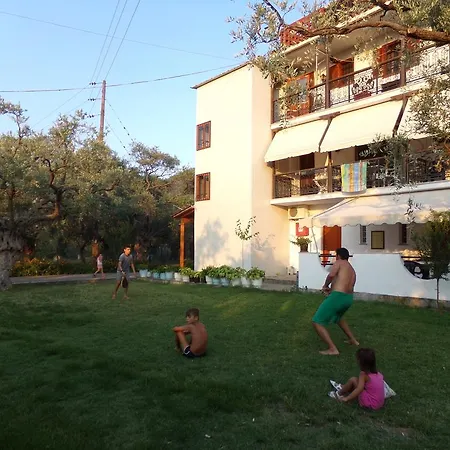 شقة Karapataki